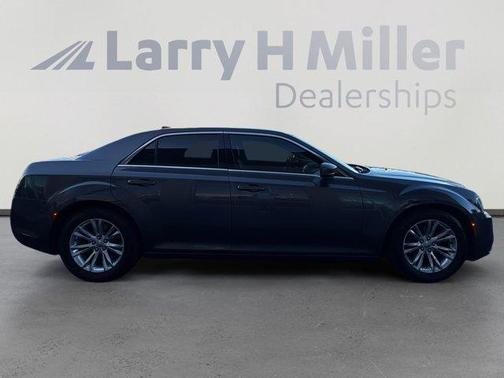 2016 Chrysler 300 Limited