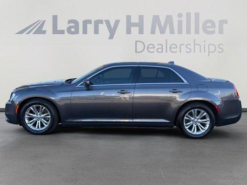 2016 Chrysler 300 Limited