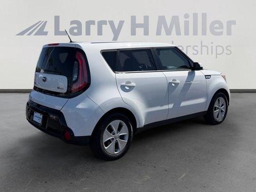 Clear White 2016 Kia Soul +