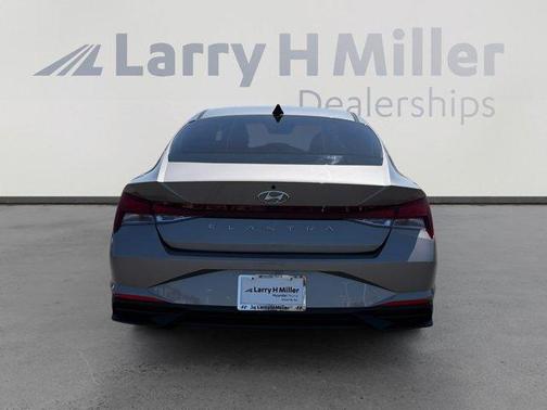 Metal 2023 Hyundai ELANTRA SEL
