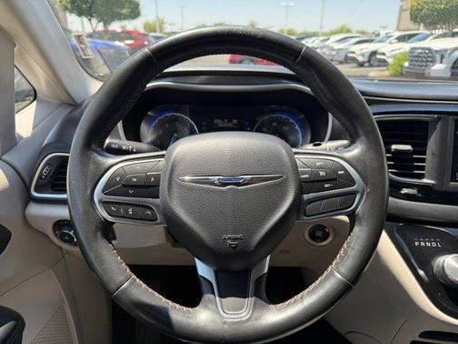 2020 Chrysler Pacifica Touring-L
