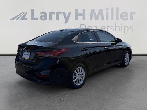 Absolute Black 2018 Hyundai Accent SEL