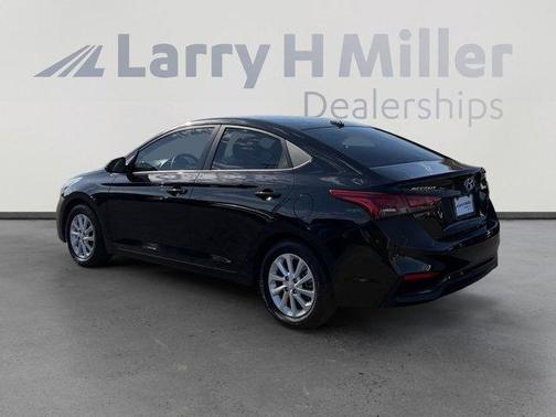 Absolute Black 2018 Hyundai Accent SEL