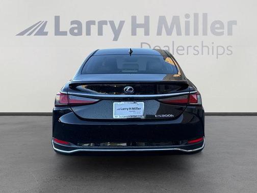 2020 Lexus ES 300h Base
