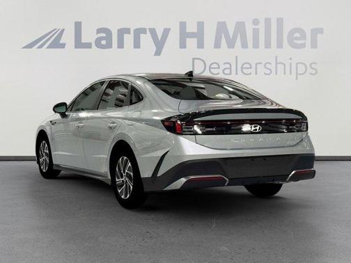 Silver 2026 Hyundai SONATA Hybrid Blue