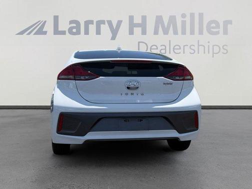 2022 Hyundai IONIQ Hybrid SE