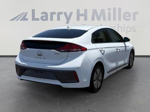 2022 Hyundai IONIQ Hybrid SE