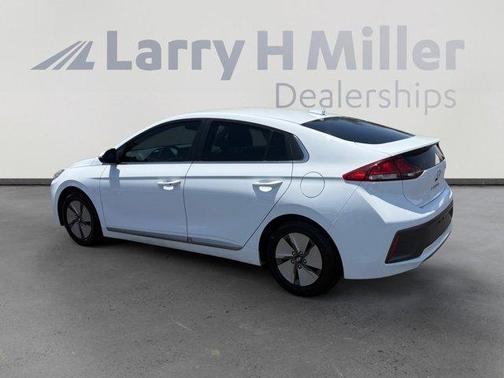 2022 Hyundai IONIQ Hybrid SE
