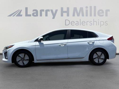2022 Hyundai IONIQ Hybrid SE