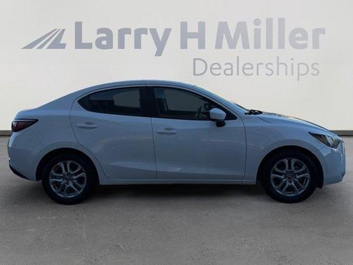 2017 Toyota Yaris iA Base