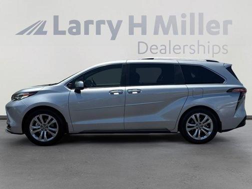 2022 Toyota Sienna Platinum 7 Passenger