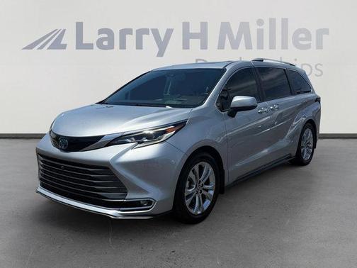 2022 Toyota Sienna Platinum 7 Passenger