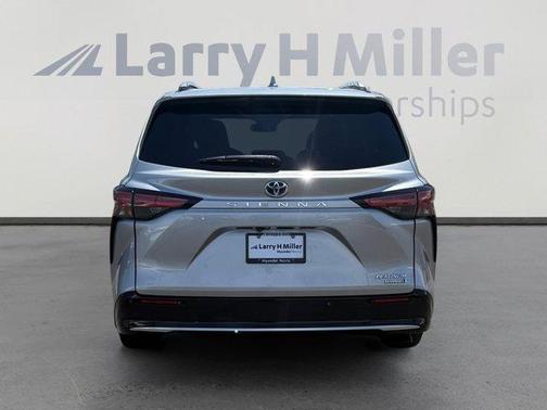 2022 Toyota Sienna Platinum 7 Passenger