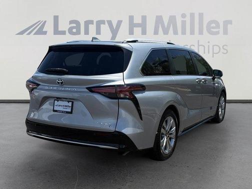2022 Toyota Sienna Platinum 7 Passenger