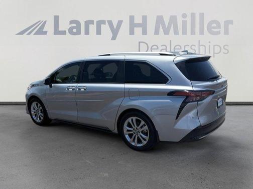 2022 Toyota Sienna Platinum 7 Passenger