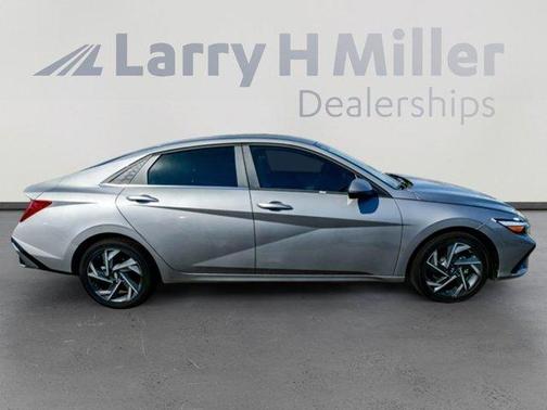 2025 Hyundai ELANTRA HEV Limited
