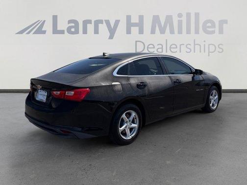 Mosaic Black Metallic 2017 Chevrolet Malibu 1LS