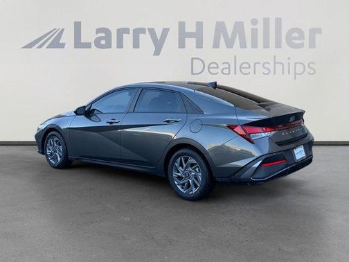 Amazon Gray 2024 Hyundai ELANTRA SEL
