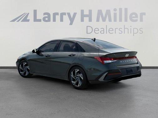 2025 Hyundai ELANTRA HEV SEL Sport