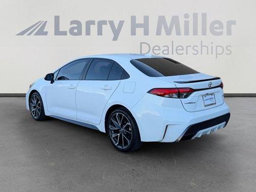 Super White 2020 Toyota Corolla XSE