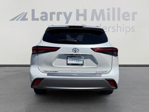2023 Toyota Highlander Platinum