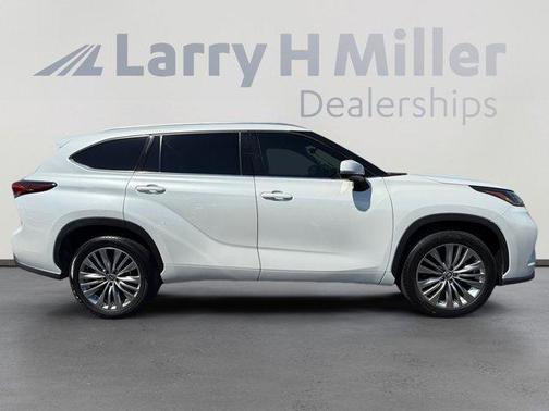 2023 Toyota Highlander Platinum