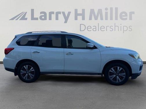 2017 Nissan Pathfinder S