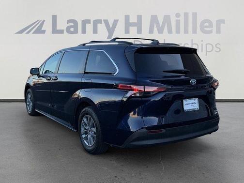 2022 Toyota Sienna XLE