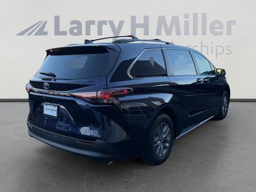 2022 Toyota Sienna XLE
