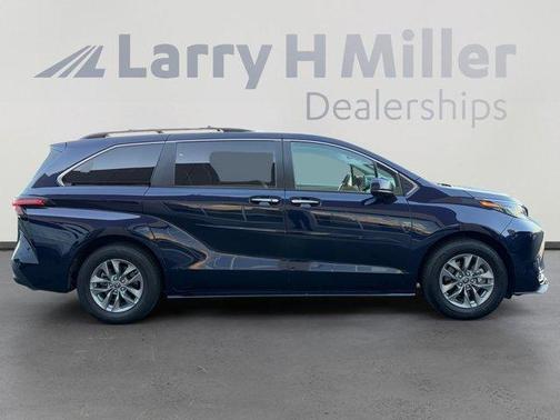 2022 Toyota Sienna XLE