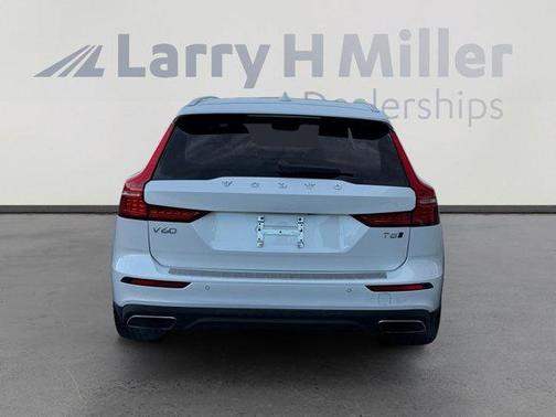 2021 Volvo V60 Cross Country T5