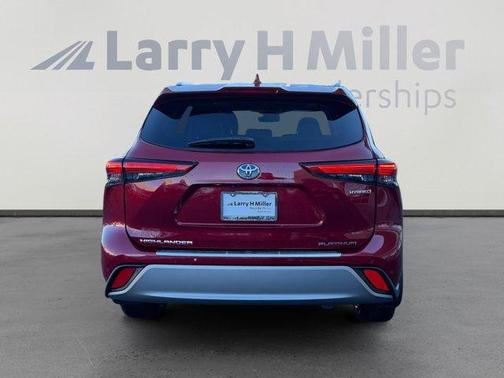 2021 Toyota Highlander Hybrid Platinum