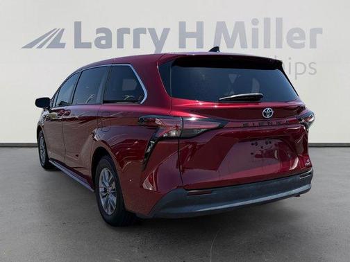 2021 Toyota Sienna LE