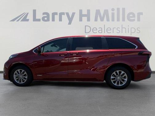 2021 Toyota Sienna LE