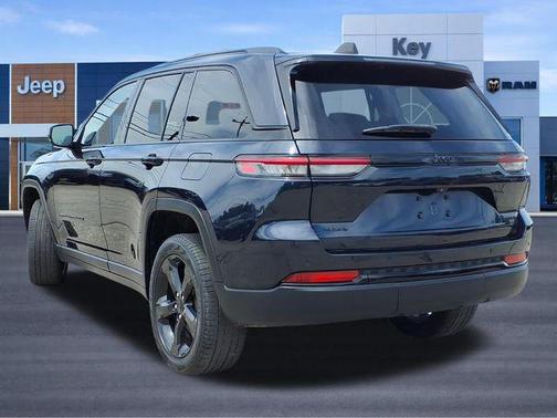 Midnight Sky 2023 Jeep Grand Cherokee Limited