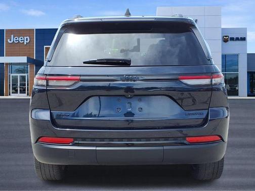 Midnight Sky 2023 Jeep Grand Cherokee Limited