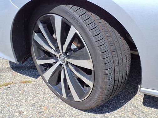 2022 Nissan Altima SR FWD