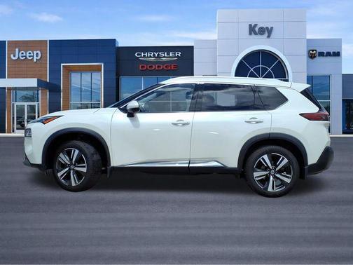 Pearl White Tricoat 2021 Nissan Rogue SL