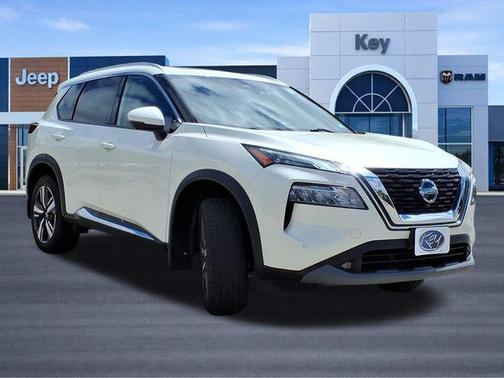 Pearl White Tricoat 2021 Nissan Rogue SL