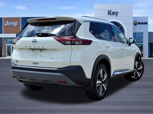Pearl White Tricoat 2021 Nissan Rogue SL