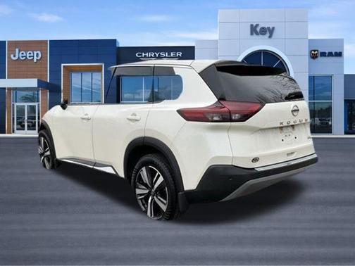 Pearl White Tricoat 2021 Nissan Rogue SL