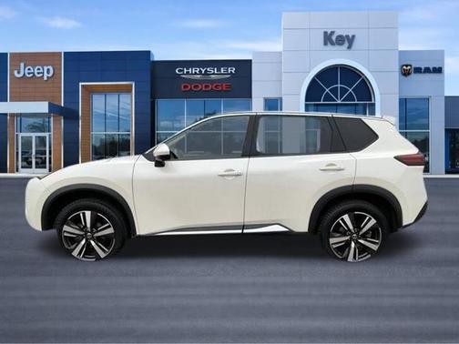 Pearl White Tricoat 2021 Nissan Rogue SL