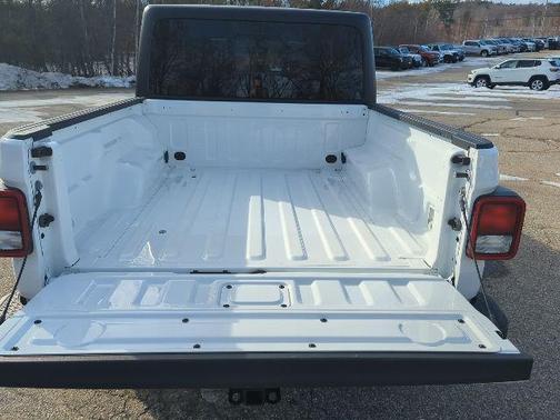 2023 Jeep Gladiator Willys 4x4