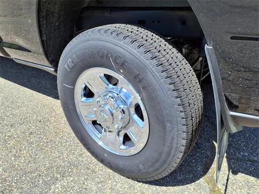 2024 RAM 2500 Tradesman Crew Cab 4x4 6'4' Box