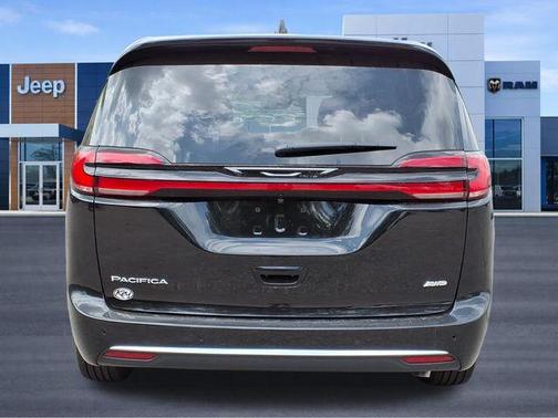 Pxj 2027 Chrysler Pacifica L