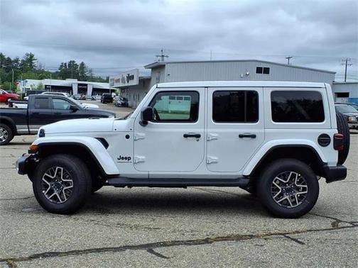 2025 Jeep Wrangler 4-Door Sahara 4x4