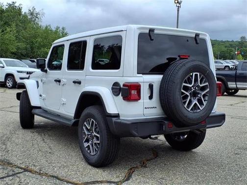 2025 Jeep Wrangler 4-Door Sahara 4x4