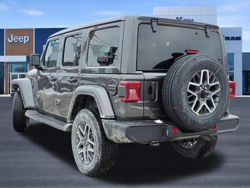 2026 Jeep Wrangler 4-Door Sahara 4x4