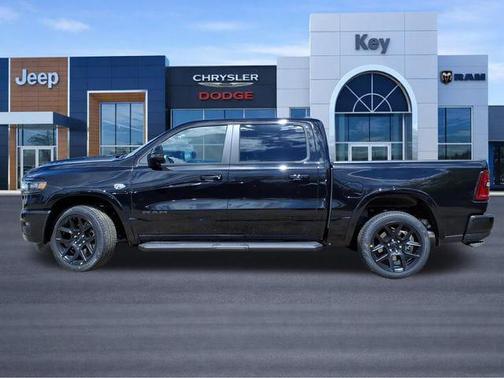 Diamond Black Crystal Pearlcoat 2026 RAM 1500 Laramie