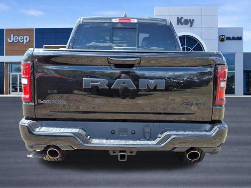 Diamond Black Crystal Pearlcoat 2026 RAM 1500 Laramie